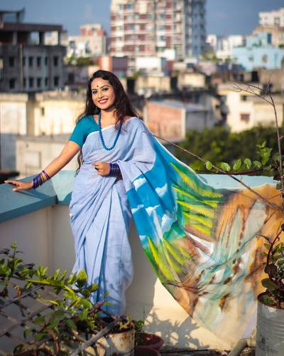 Women's Fashionable Saree