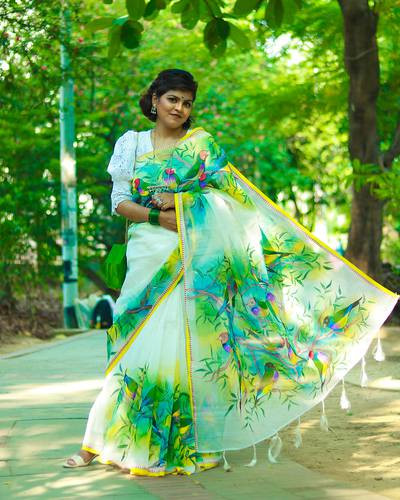 Women's Fashionable Saree